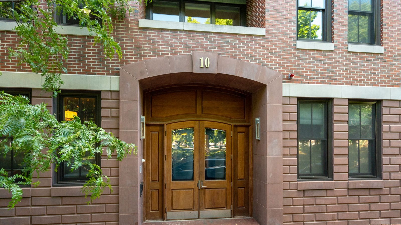 10 St. George, South End